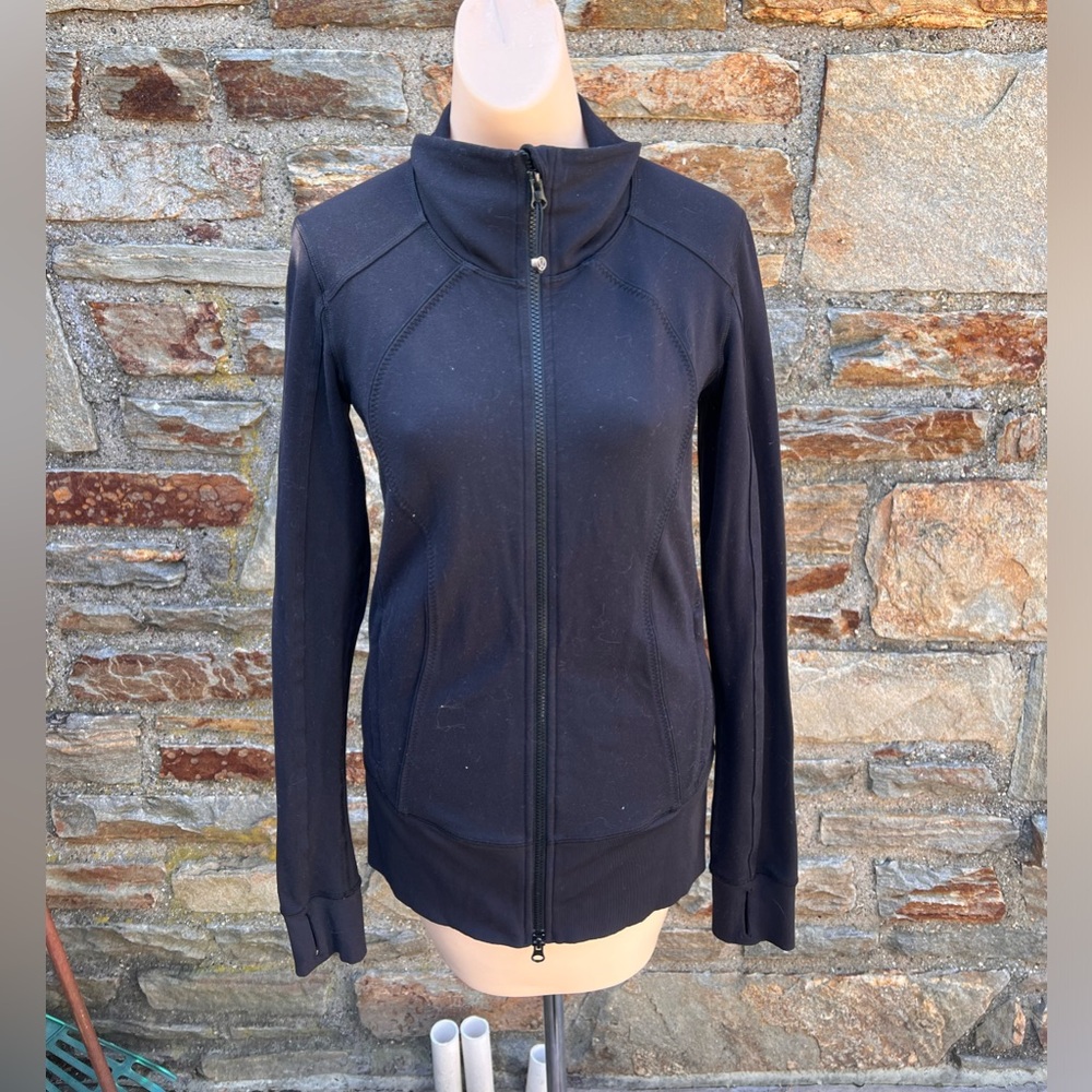 Lululemon zip-up jacket. Size 6.